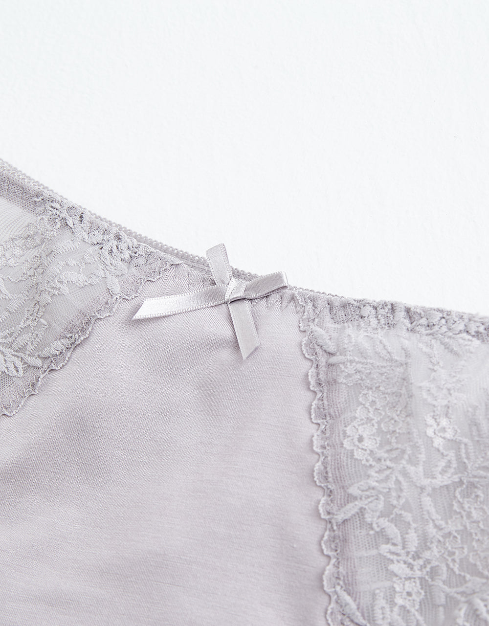 無痕 l 絕美蔞空立體光影蕾絲中高腰內褲_M~XL_MIC