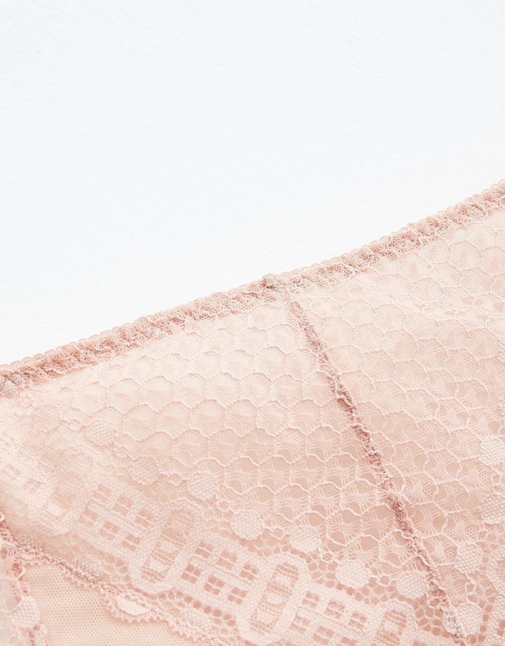 無痕 l 蔞空立體精品蕾絲中低腰內褲