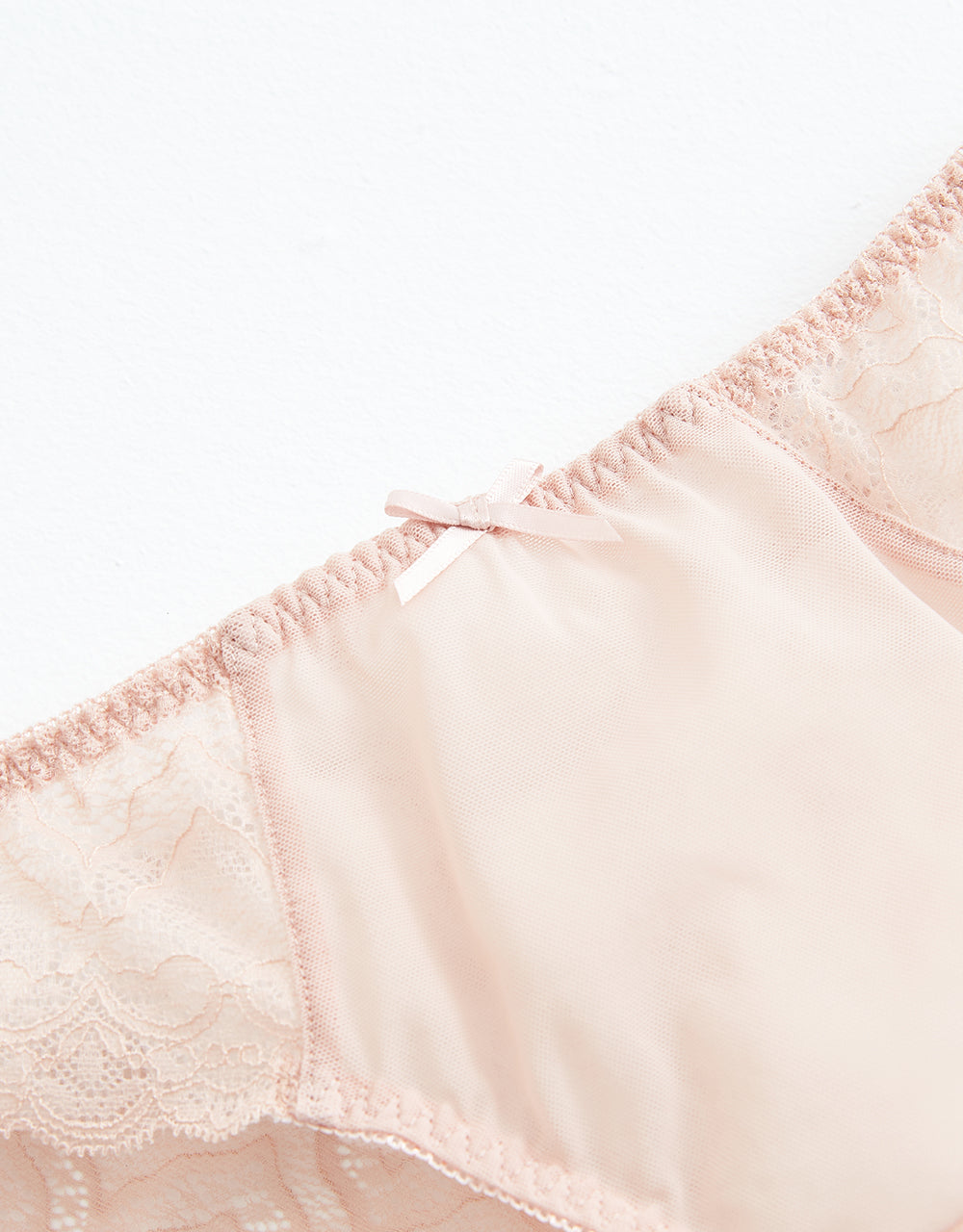無痕 l 日系專櫃等級_滿版蕾絲包覆感中低腰內褲