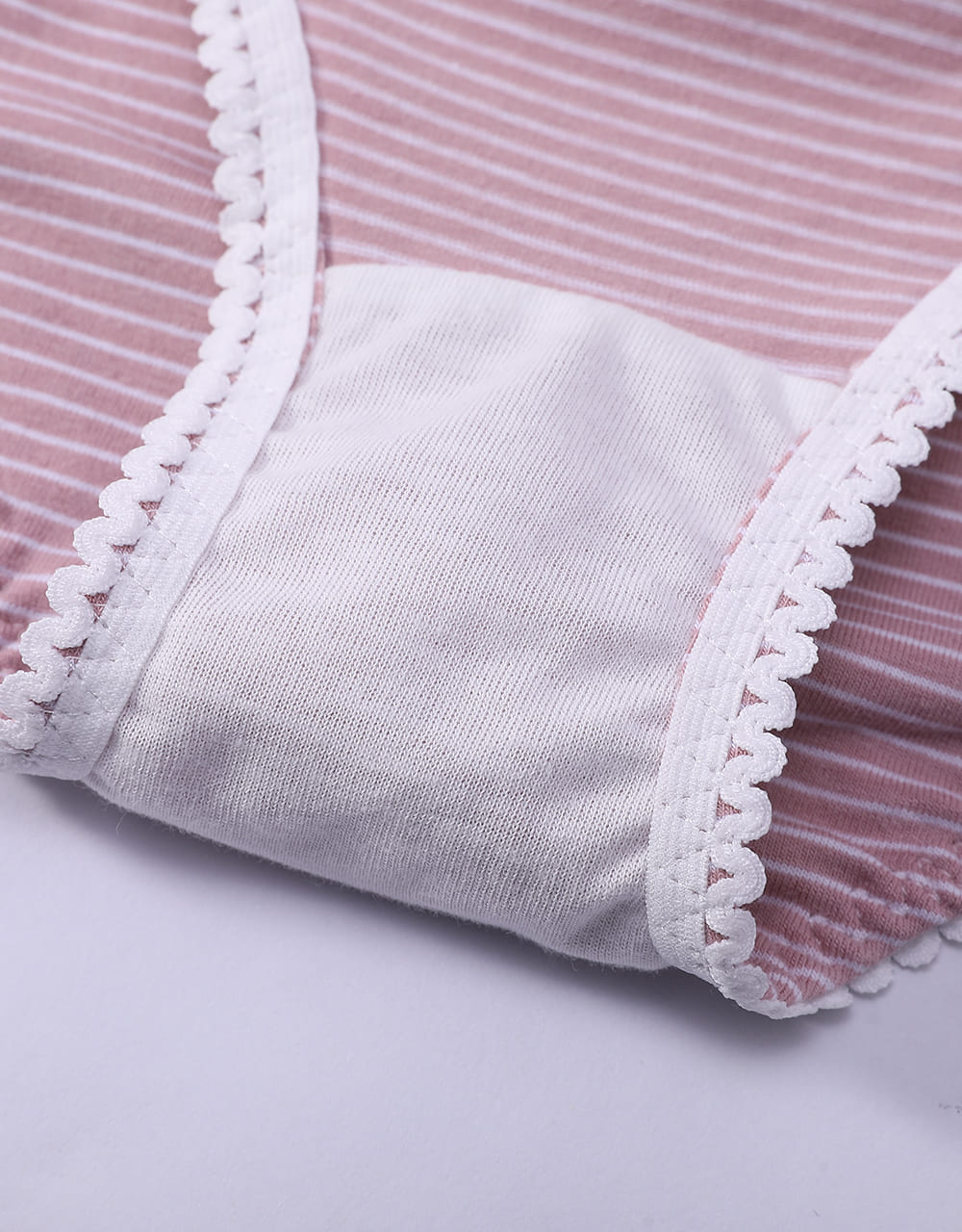 生理褲 l 高衩設計_棉感橫條紋中低腰生理褲