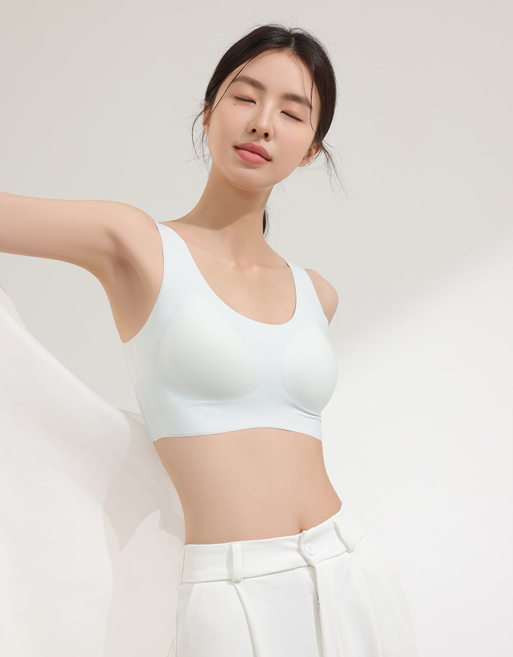 無重力 l 超薄無痕寬肩帶小可愛背心 (半固定杯)