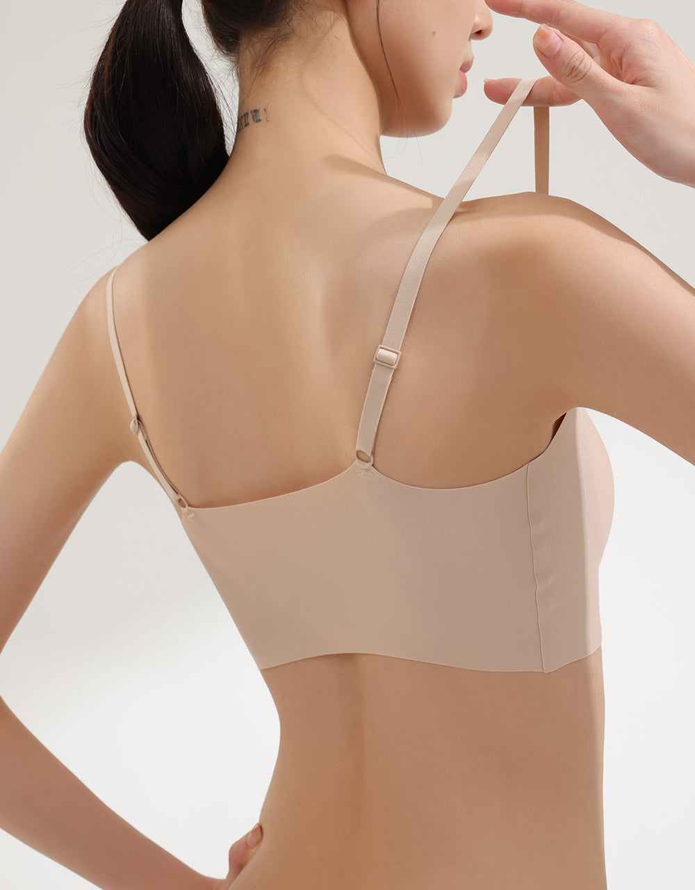 無重力 l 超薄無痕可調細肩帶內衣 (半固定杯)