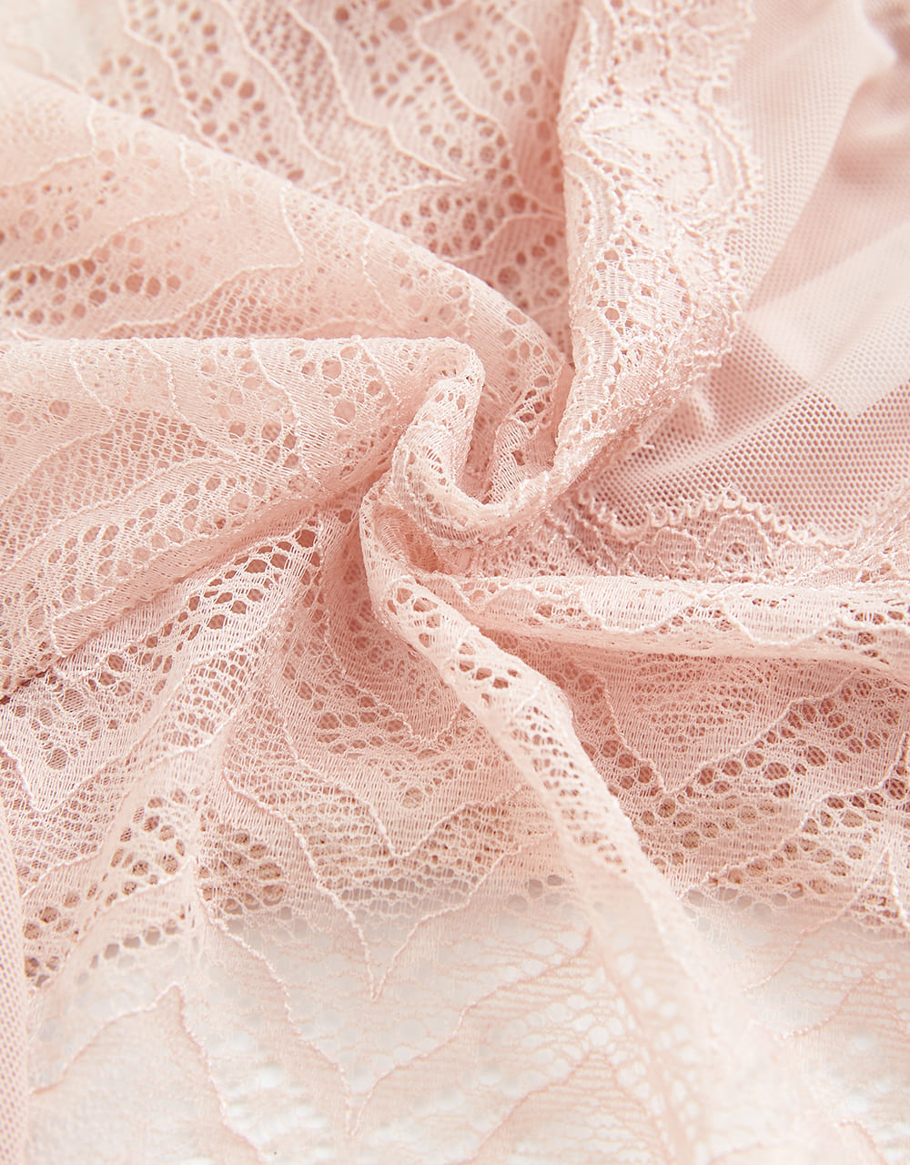 無痕 l 日系專櫃等級_絕美蕾絲包覆感中低腰內褲